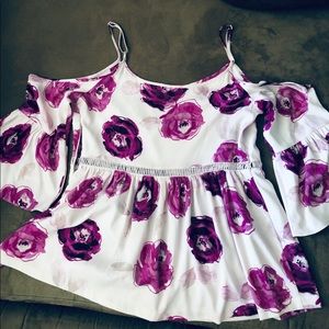 Kensie Tops - Kenzie Floral Cold Shoulder Blouse Kensie Tops - Kenzie Floral Cold Shoulder Blouse